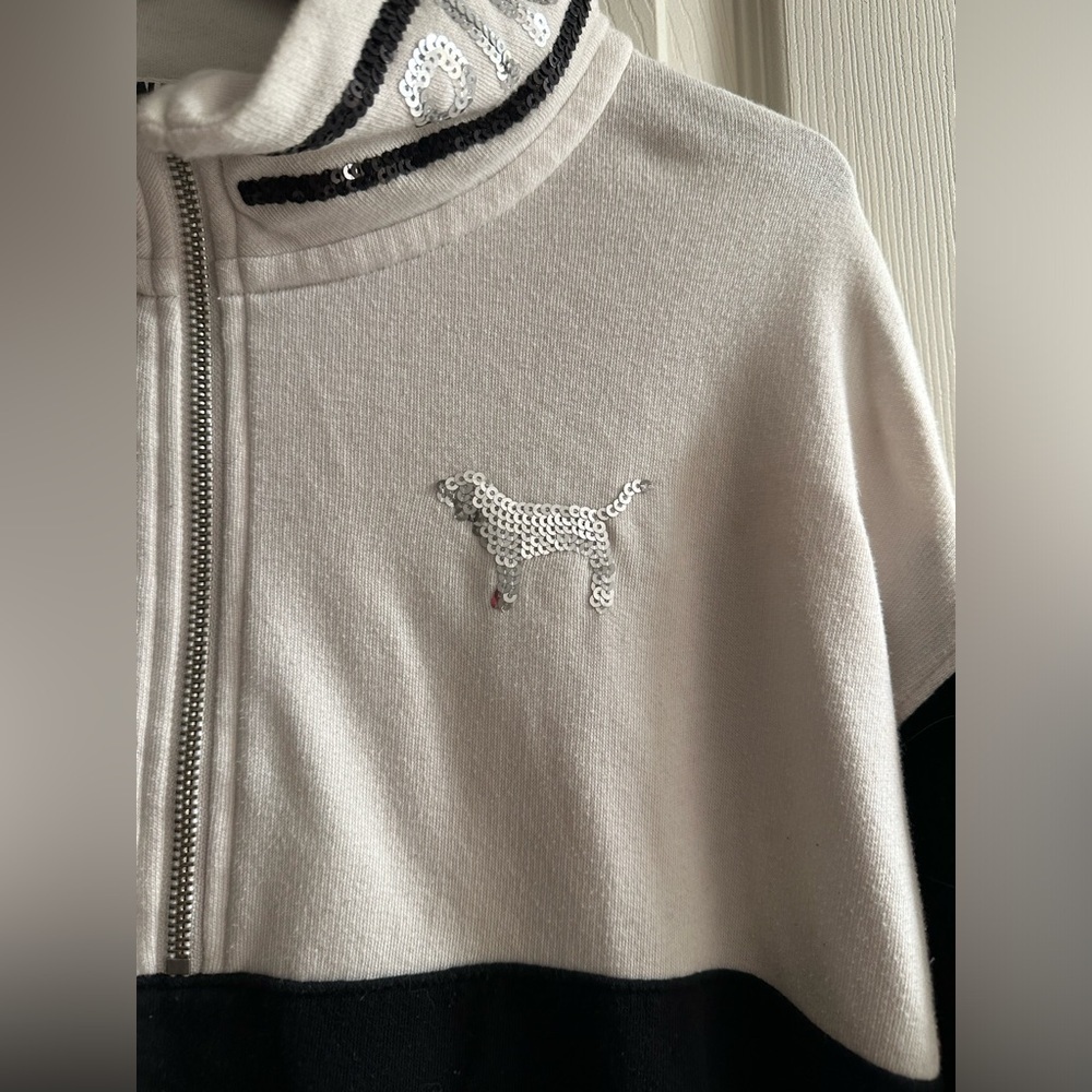 PINK Victoria's Secret Black and White Sweatshirt - Picture 2 of 5